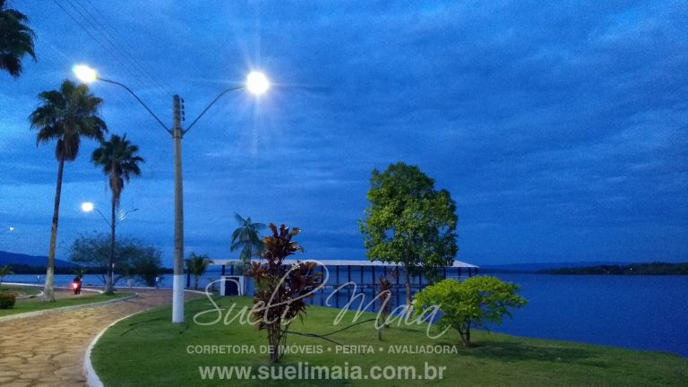 Casa na beira do lago anexa à PRAIA DO SOL- MINAÇU/GO Casa na beira do lago anexa à PRAIA DO SOL- MINAÇU/GO