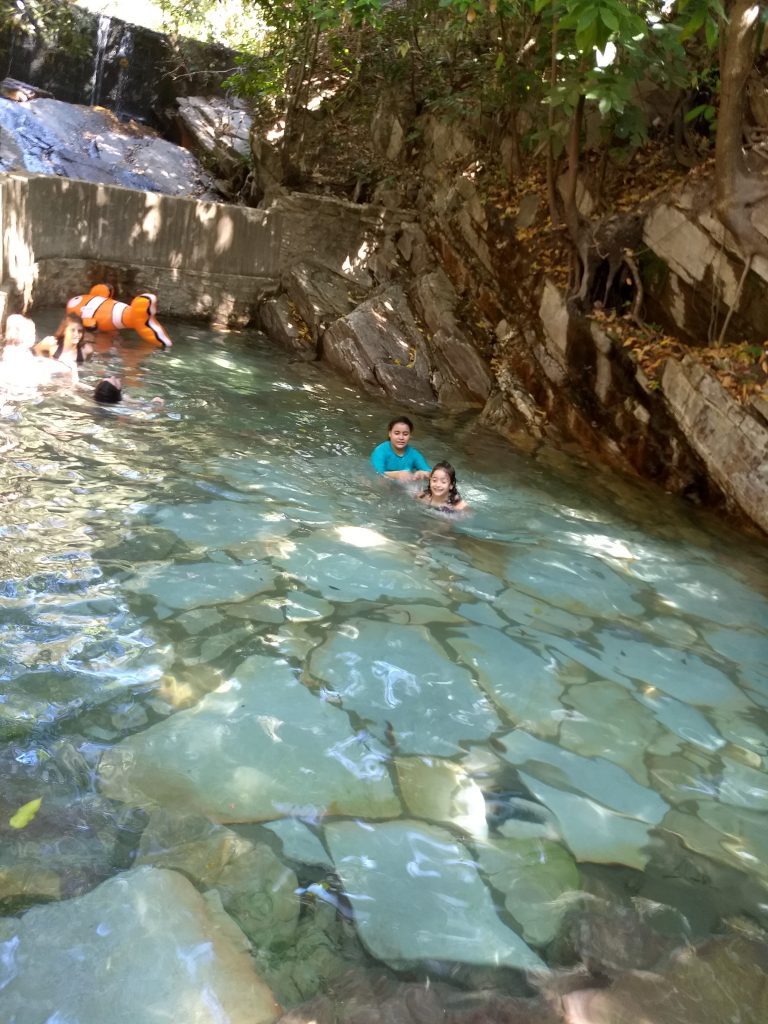 Clube de Lazer c/ piscina de água natural/termal Clube de Lazer c/ piscina de água natural/termal