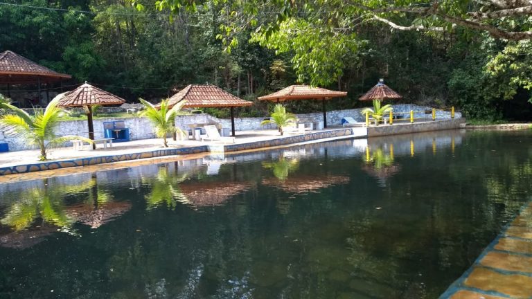 Clube de Lazer c/ piscina de água natural/termal Clube de Lazer c/ piscina de água natural/termal