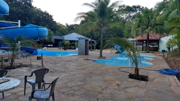 Clube de Lazer c/ piscina de água natural/termal Clube de Lazer c/ piscina de água natural/termal