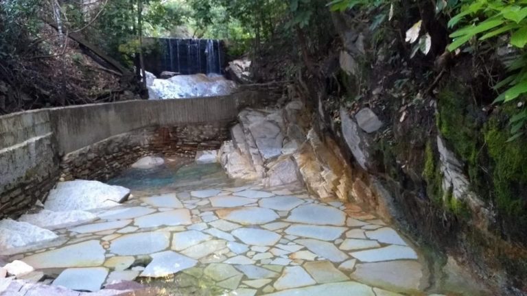 Clube de Lazer c/ piscina de água natural/termal Clube de Lazer c/ piscina de água natural/termal
