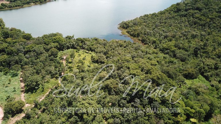 Área urbana ideal p/ loteamento de frente para o lago de Minaçu/GO