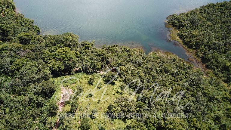 Área urbana ideal p/ loteamento de frente para o lago de Minaçu/GO