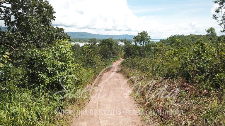 Área urbana ideal p/ loteamento de frente para o lago de Minaçu/GO