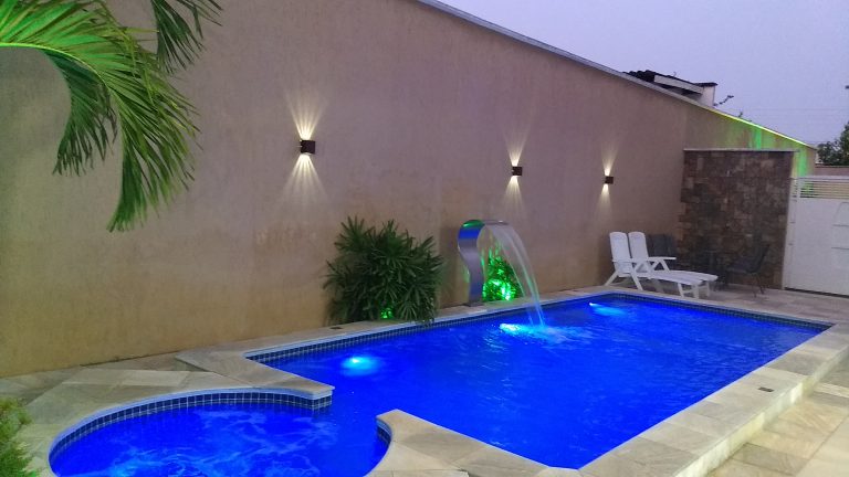 Casa espetacular c/ 4 quartos, home office e piscina Casa espetacular c/ 4 quartos, home office e piscina
