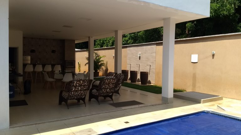 Casa espetacular c/ 4 quartos, home office e piscina Casa espetacular c/ 4 quartos, home office e piscina