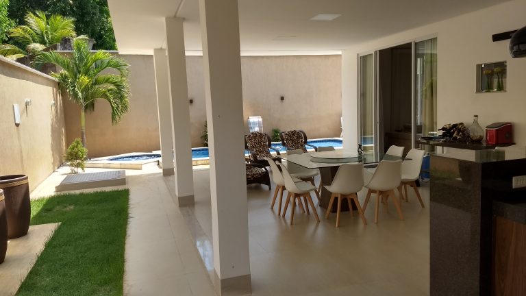 Casa espetacular c/ 4 quartos, home office e piscina Casa espetacular c/ 4 quartos, home office e piscina