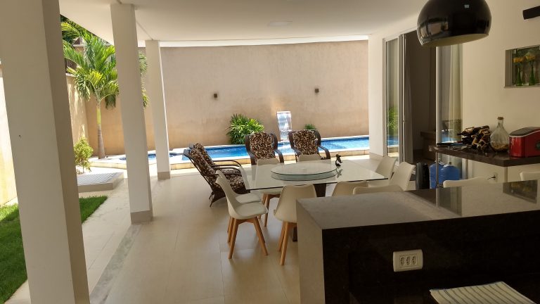 Casa espetacular c/ 4 quartos, home office e piscina Casa espetacular c/ 4 quartos, home office e piscina