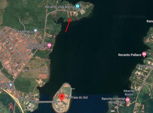 LOTE NA BEIRA DO LAGO A 800M DO ASFALTO – MINAÇU/GO