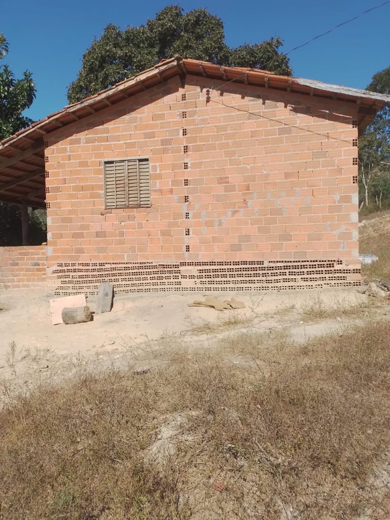 Fazenda de 80 alq (387ha) P/ Pecuária- a 55 Km de Minaçu/GO Fazenda de 80 alq (387ha) P/ Pecuária- a 55 Km de Minaçu/GO