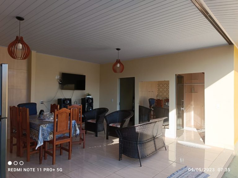 Espaço com edícula e piscina Espaço com edícula e piscina