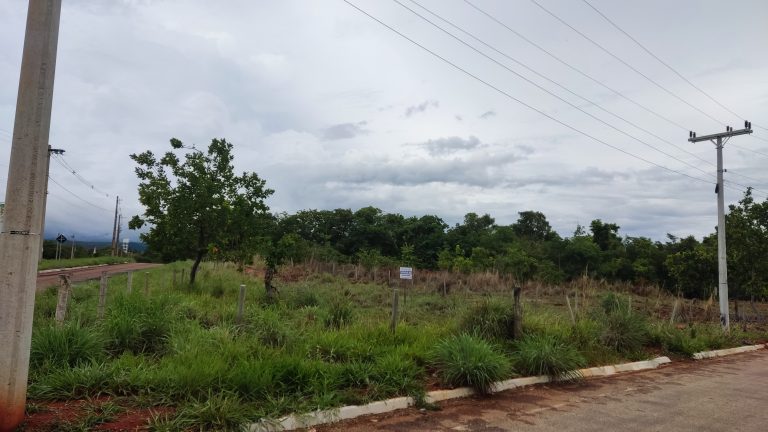 Terreno na entrada da Praia do Sol – 650m²