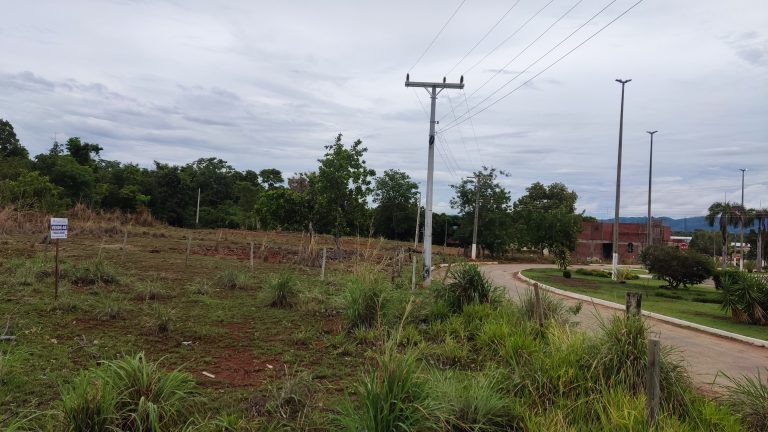 Terreno na entrada da Praia do Sol – 650m²