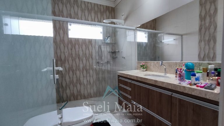 A sua casa com piscina e 4 suítes A sua casa com piscina e 4 suítes