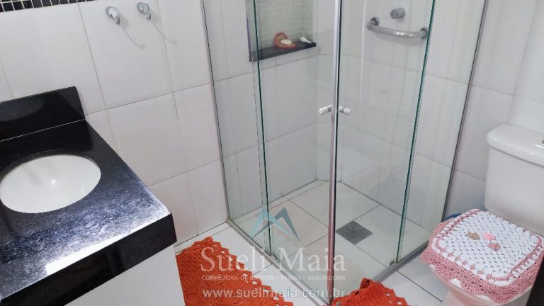 A sua casa com piscina e 4 suítes A sua casa com piscina e 4 suítes