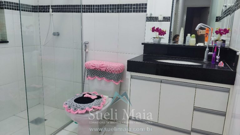 A sua casa com piscina e 4 suítes A sua casa com piscina e 4 suítes