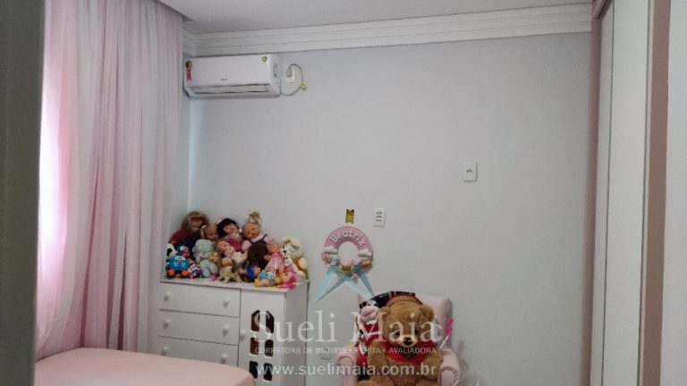 A sua casa com piscina e 4 suítes A sua casa com piscina e 4 suítes