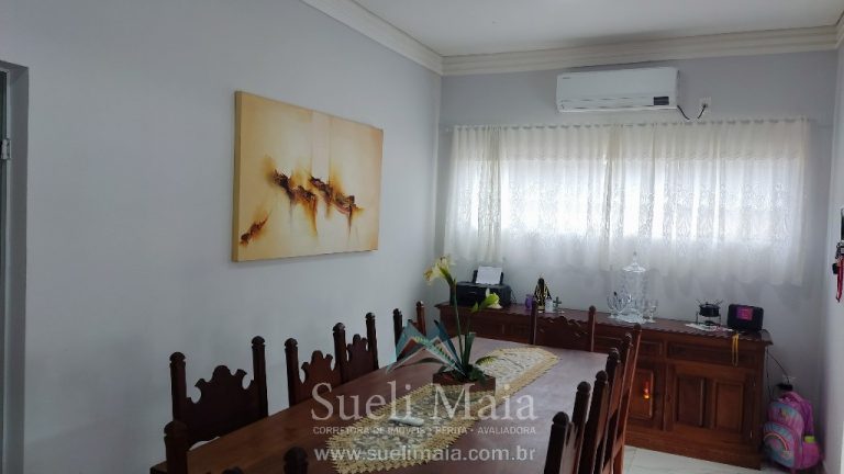 A sua casa com piscina e 4 suítes A sua casa com piscina e 4 suítes