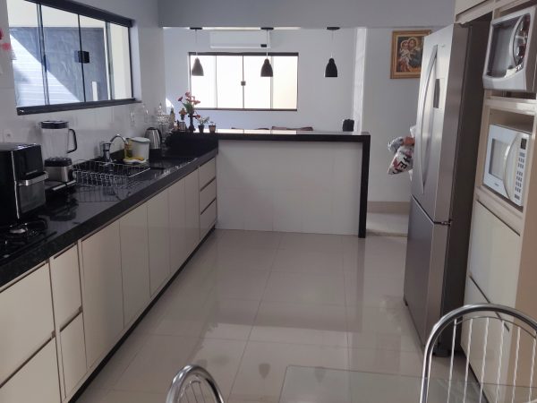 CASA NA AV MARANHÃO – TODA REFORMADA