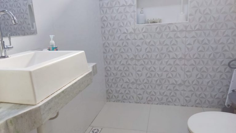 CASA NA AV MARANHÃO – TODA REFORMADA CASA NA AV MARANHÃO – TODA REFORMADA