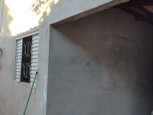 CASA NA SUB ESQUINA COM AV MG