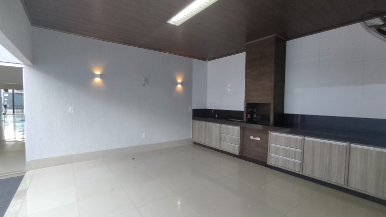 LINDA CASA C/ ÁREA GOURMET LINDA CASA C/ ÁREA GOURMET
