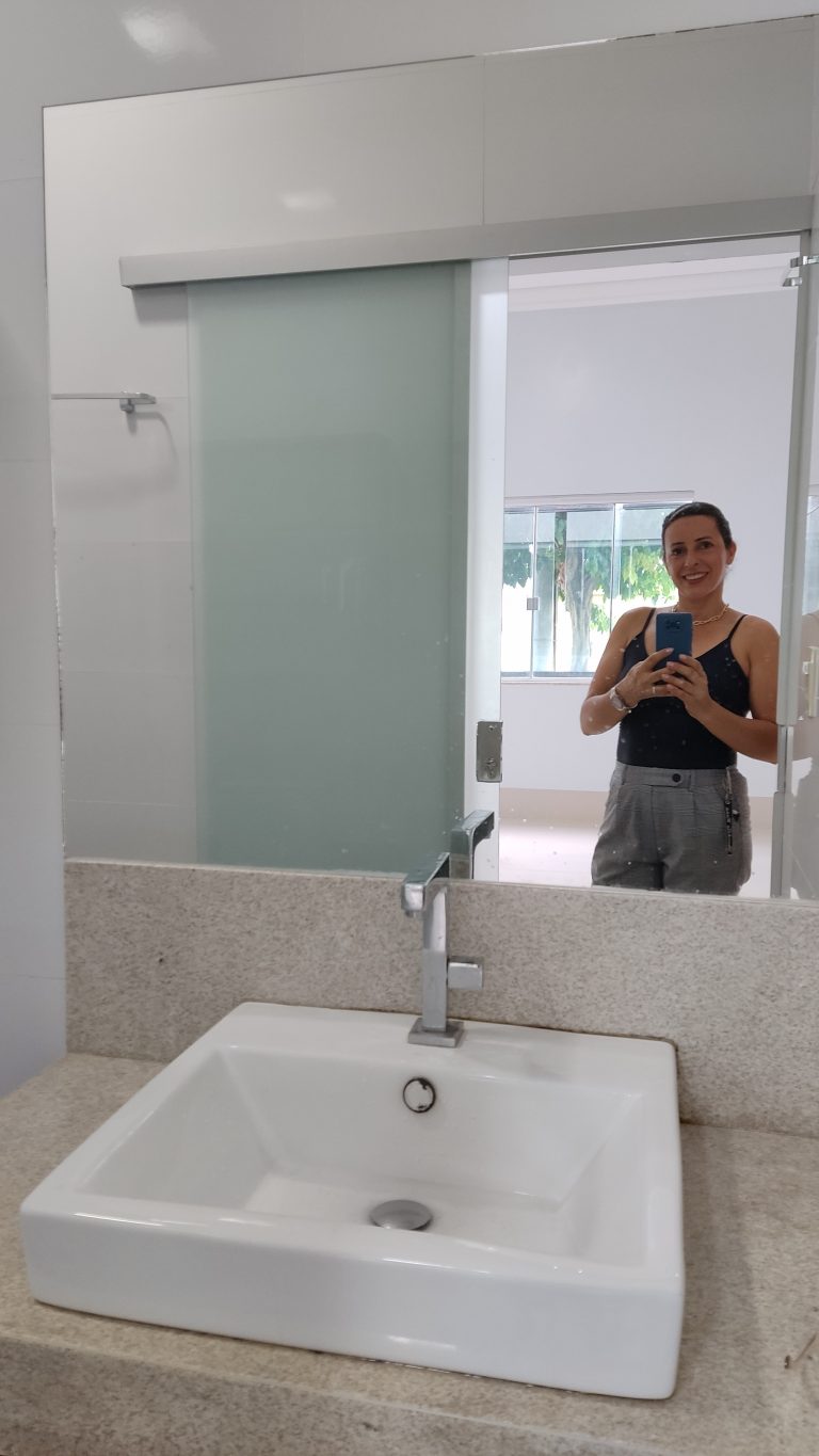 LINDA CASA C/ ÁREA GOURMET LINDA CASA C/ ÁREA GOURMET